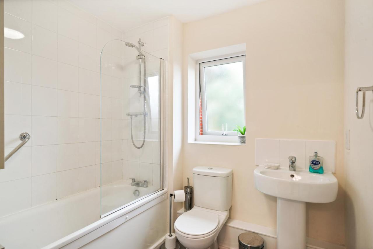 Peaceful 2Br Flat With Historic Bottle Kilns View & Free Parking Located Near City Centre Stoke-on-Trent Exteriér fotografie